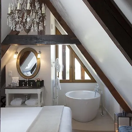 Manoir De Surville 4*
