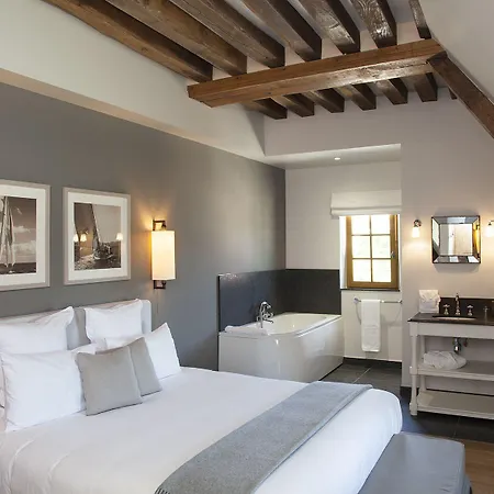 فندق Manoir De & & Restaurant 4*