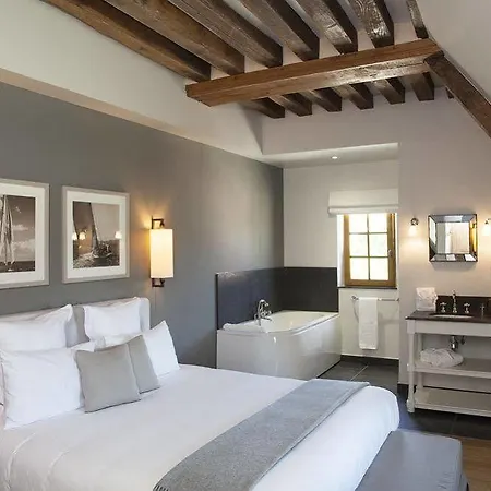 Manoir De Surville
