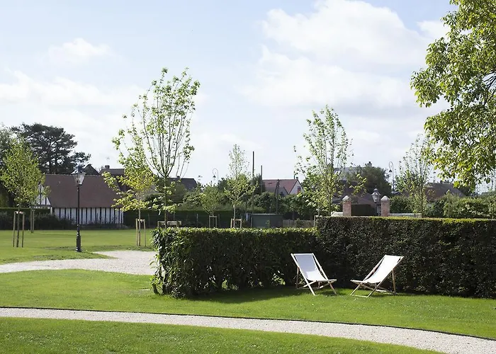 Manoir De Surville Отель